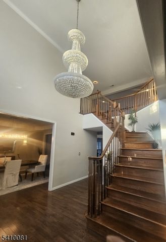 23 Hearthstone Dr, North Haledon Boro, NJ 07508