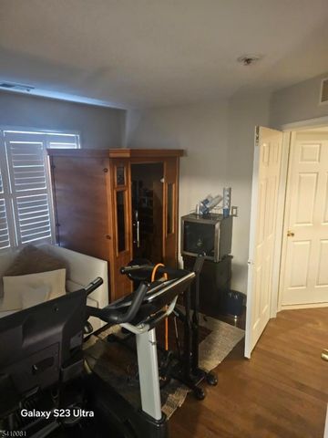 23 Hearthstone Dr, North Haledon Boro, NJ 07508