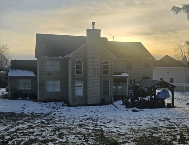 23 Hearthstone Dr, North Haledon Boro, NJ 07508