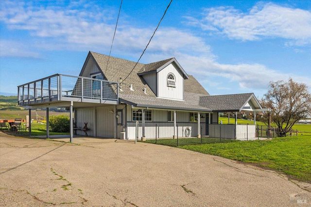 166 Davis Ln, Penngrove, CA 94951