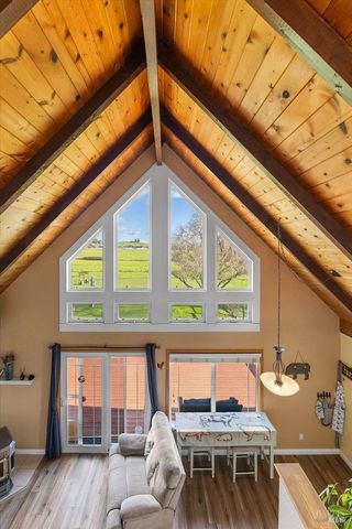 166 Davis Ln, Penngrove, CA 94951