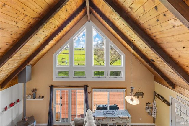 166 Davis Ln, Penngrove, CA 94951