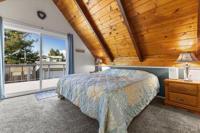 166 Davis Ln, Penngrove, CA 94951