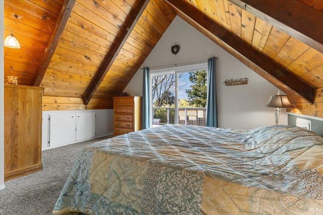 166 Davis Ln, Penngrove, CA 94951