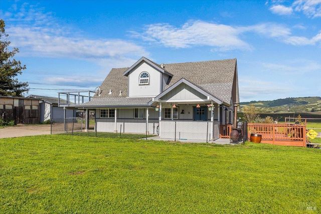 166 Davis Ln, Penngrove, CA 94951