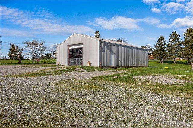 166 Davis Ln, Penngrove, CA 94951