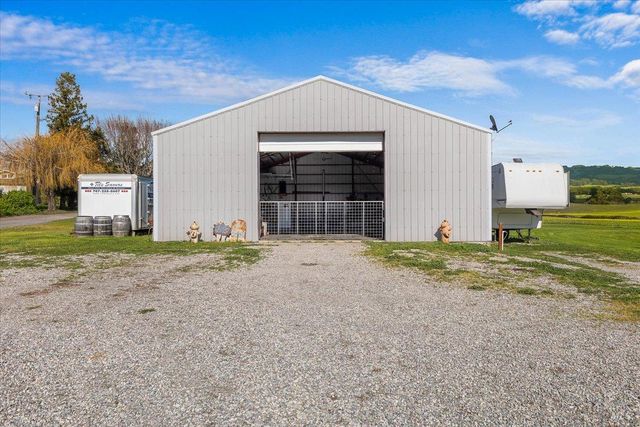 166 Davis Ln, Penngrove, CA 94951