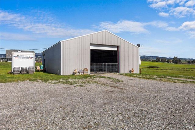 166 Davis Ln, Penngrove, CA 94951