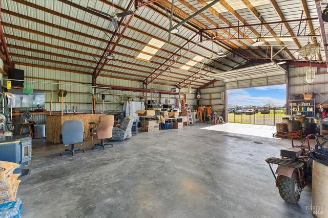 166 Davis Ln, Penngrove, CA 94951