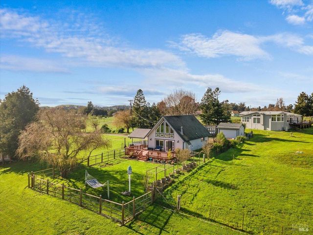 166 Davis Ln, Penngrove, CA 94951