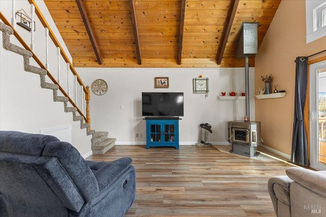 166 Davis Ln, Penngrove, CA 94951