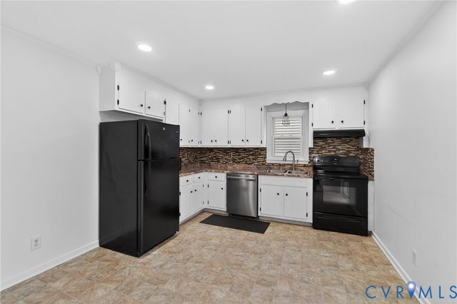 1303 Staffordshire Ct, Midlothian, VA 23113