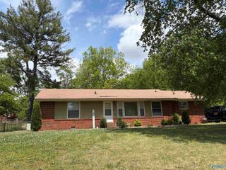 2016 Lance Road NW, Huntsville, AL 35810