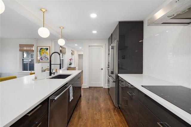 23 Mt. Vernon Street, Newport, RI 02840