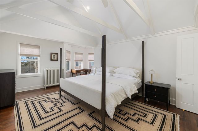 23 Mt. Vernon Street, Newport, RI 02840