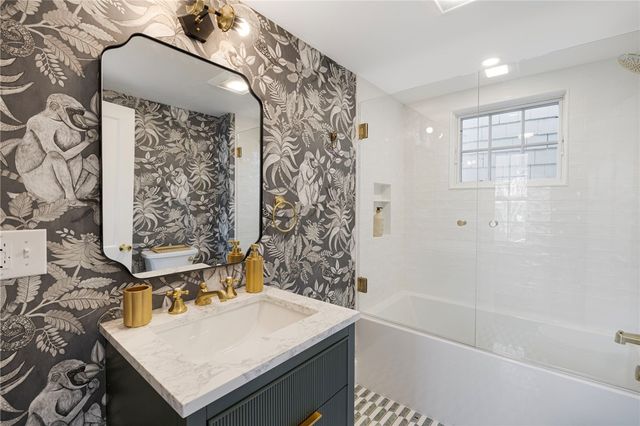 23 Mt. Vernon Street, Newport, RI 02840