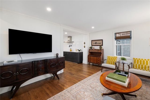 23 Mt. Vernon Street, Newport, RI 02840