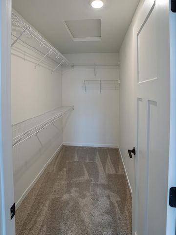 697 Shardlow Place NE, Byron, MN 55920