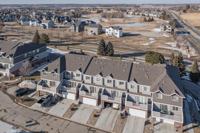 697 Shardlow Place NE, Byron, MN 55920