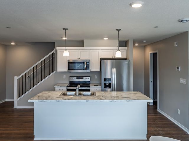 697 Shardlow Place NE, Byron, MN 55920