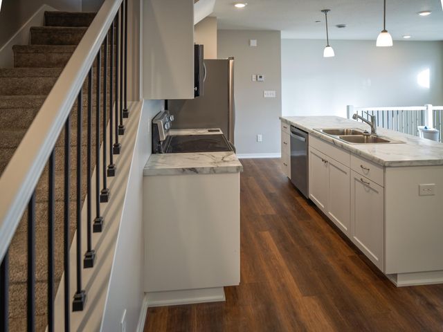 697 Shardlow Place NE, Byron, MN 55920