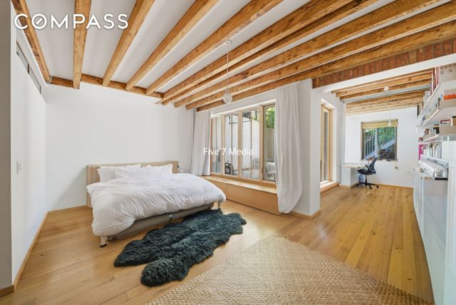 304 Clinton Avenue, New York City, NY 11205