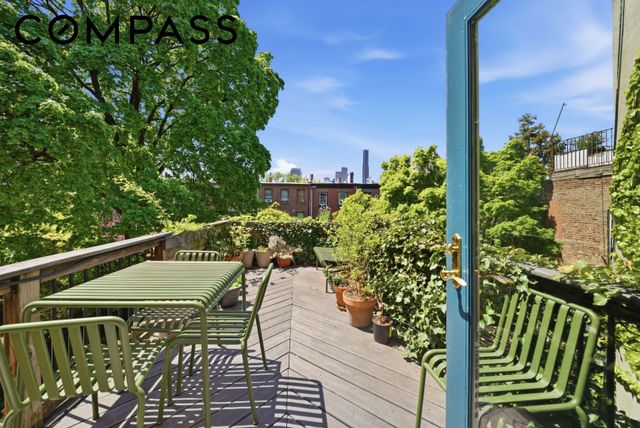 304 Clinton Avenue, New York City, NY 11205