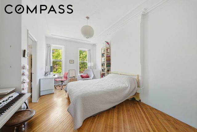 304 Clinton Avenue, New York City, NY 11205
