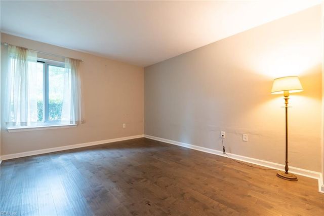 1013 Autumn Woods Ln Apt 103, Virginia Beach, VA 23454