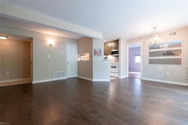 1013 Autumn Woods Ln Apt 103, Virginia Beach, VA 23454