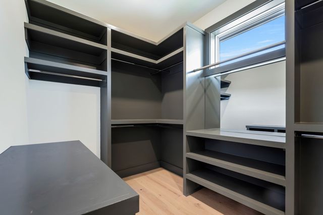 560 Highcrest Dr, Nashville, TN 37211