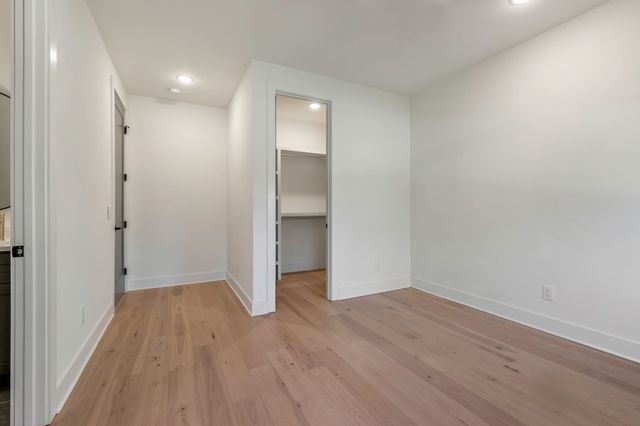 560 Highcrest Dr, Nashville, TN 37211