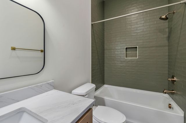 560 Highcrest Dr, Nashville, TN 37211