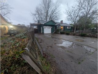 1955 ARTHUR St, Eugene, OR 97405
