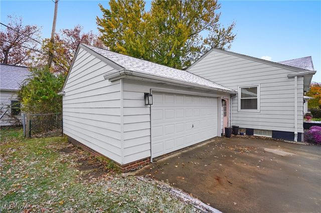 550 E 288th Street, Willowick, OH 44095