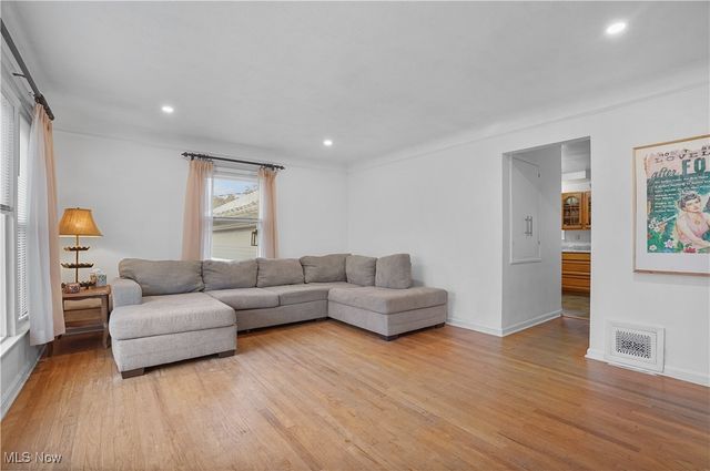 550 E 288th Street, Willowick, OH 44095