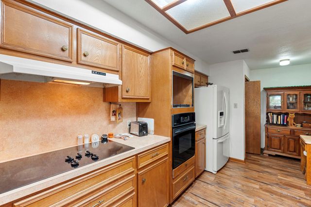 315 Caracara DR, Buda, TX 78610