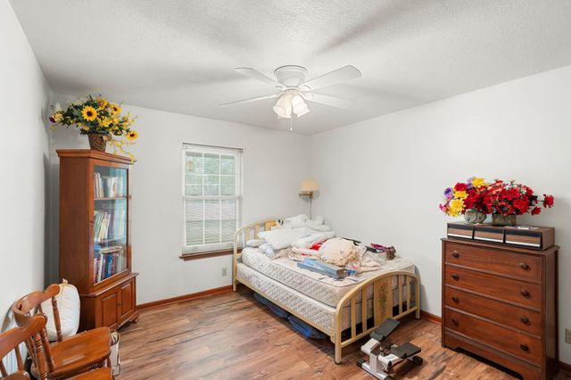 315 Caracara DR, Buda, TX 78610