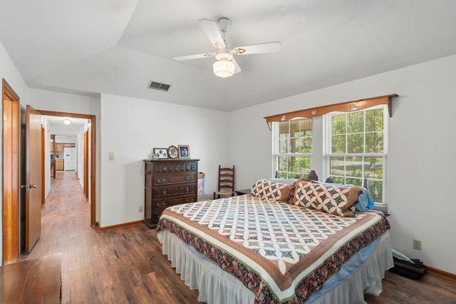 315 Caracara DR, Buda, TX 78610