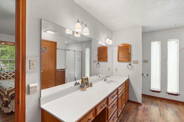 315 Caracara DR, Buda, TX 78610