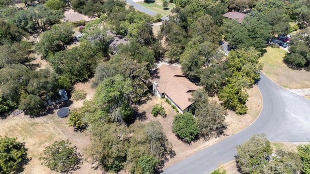 315 Caracara DR, Buda, TX 78610