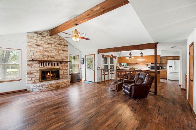 315 Caracara DR, Buda, TX 78610