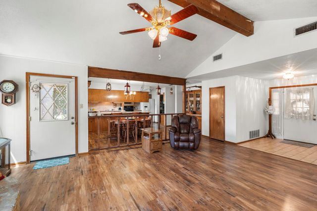 315 Caracara DR, Buda, TX 78610