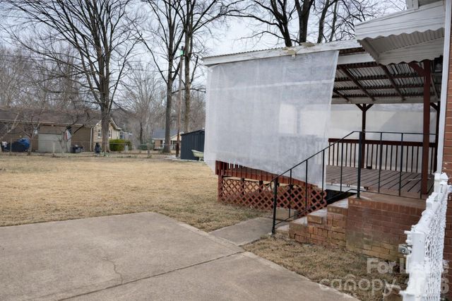 4131 Woodgreen Terrace, Charlotte, NC 28205