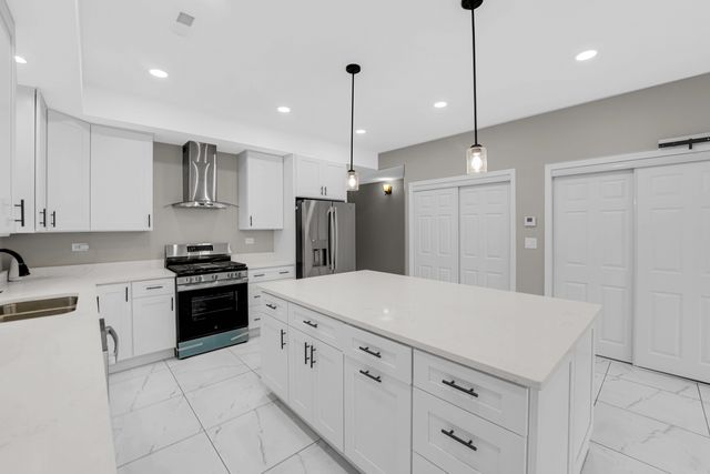 131 N 21st Avenue, Melrose Park, IL 60160