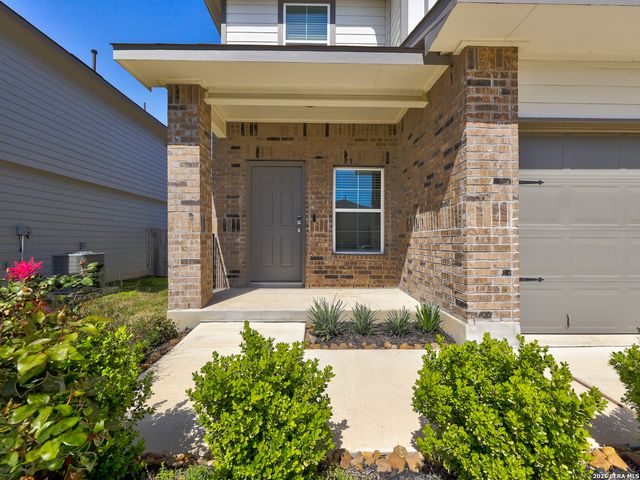 15619 GARAM TRL, Von Ormy, TX 78073