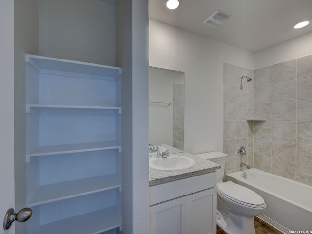 15619 GARAM TRL, Von Ormy, TX 78073