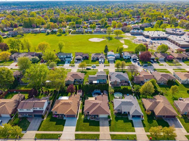 47651 Chrys Road, Macomb, MI 48044
