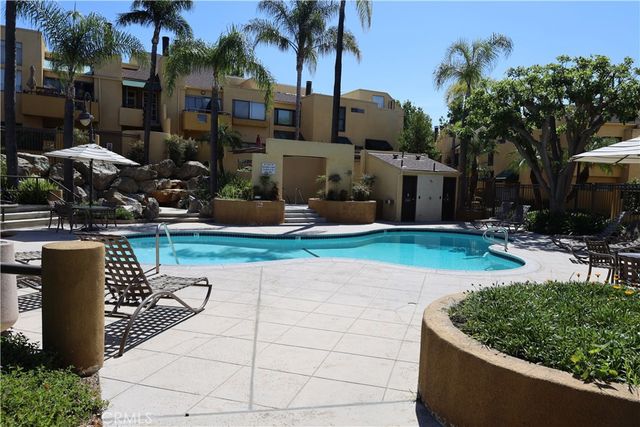 25761 Le Parc 9, Lake Forest, CA 92630