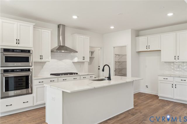 3953 Robins Ridge Dr, Moseley, VA 23120